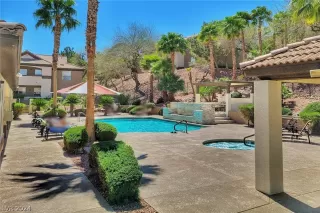 Photo #2: 2573852 Listing