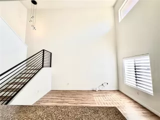 Photo #1: 2573863 Listing