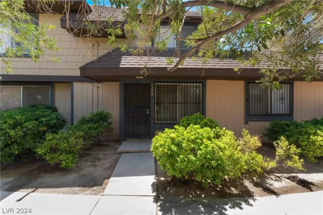 MLS: 2573880 Condo For Sale