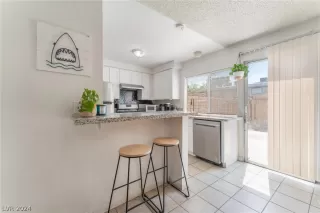 Photo #1: 2573880 Listing