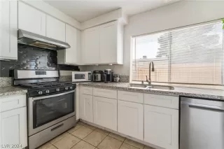 Photo #2: 2573880 Listing