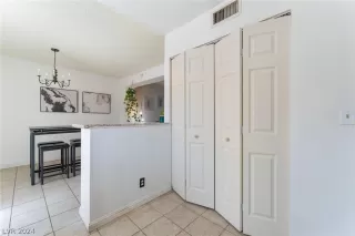 Photo #5: 2573880 Listing