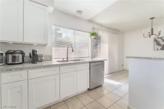 Photo #6: 2573880 Listing