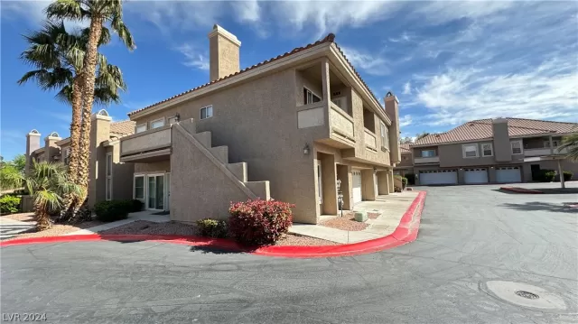 MLS: 2573903 Condo For Sale