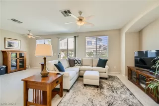 Photo #4: 2573906 Listing