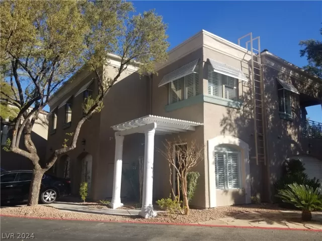 MLS: 2573924 Condo For Sale