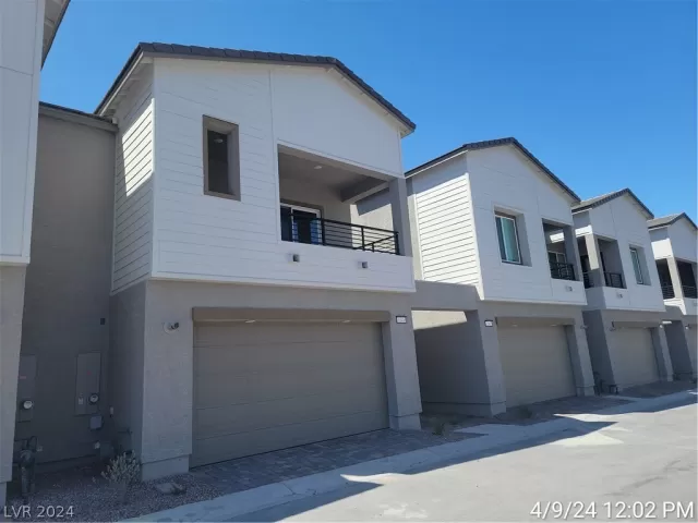 MLS: 2573960 Condo For Sale