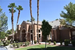 Photo #1: 2573968 Listing