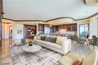 Photo #2: 2573979 Listing