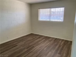 Photo #2: 2574007 Listing 