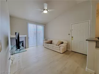 Photo #4: 2574026 Listing 