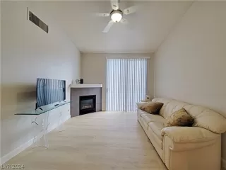 Photo #5: 2574026 Listing 