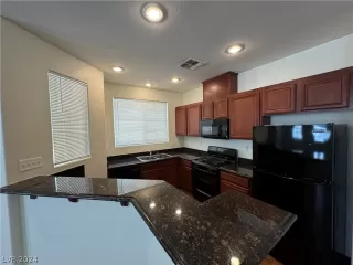 Photo #5: 2574055 Listing 