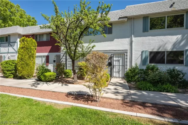 MLS: 2574061 Condo For Sale