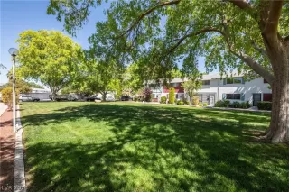 Photo #2: 2574061 Listing