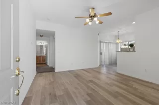 Photo #5: 2574066 Listing