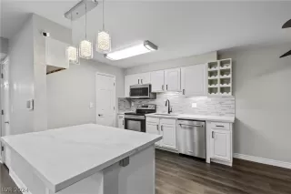 Photo #3: 2574138 Listing 