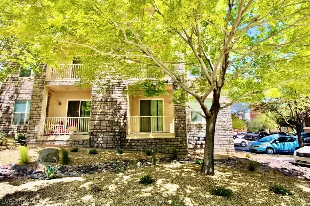 MLS: 2574155 Condo For Sale