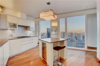 Photo #1: 2574174 Listing 