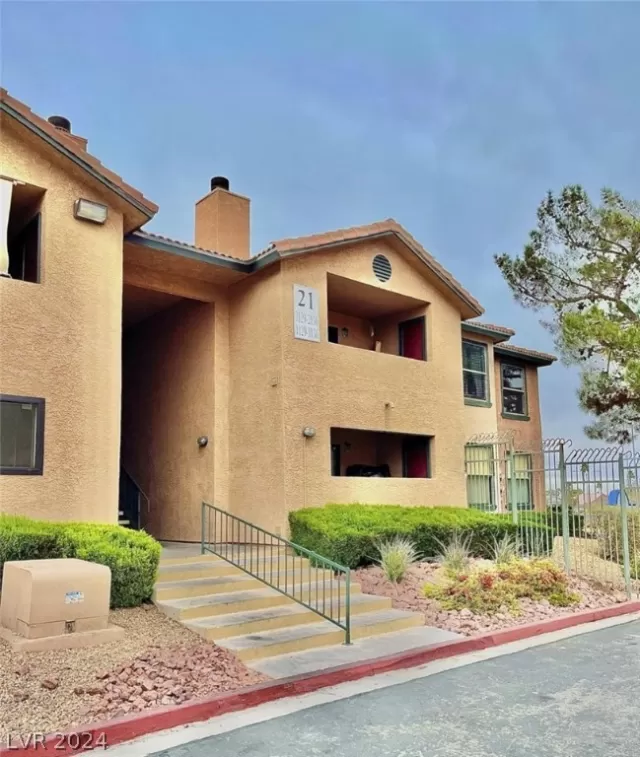 MLS: 2574208 Condo For Sale