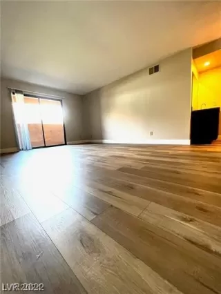 Photo #2: 2574208 Listing 