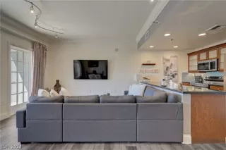 Photo #1: 2574216 Listing