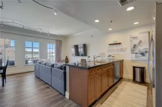 Photo #4: 2574216 Listing