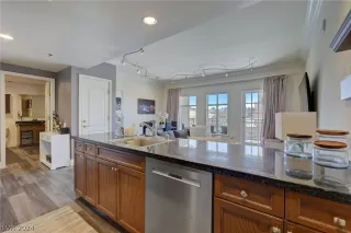 Photo #5: 2574216 Listing