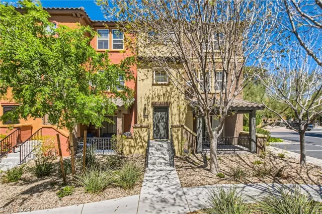 MLS: 2574308 Condo For Sale