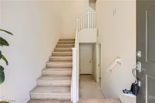 Photo #3: 2574308 Listing