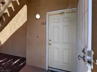 Photo #4: 2574336 Listing