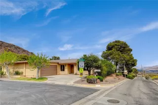 Photo #4: 2574356 Listing