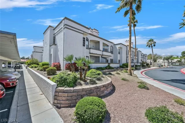 MLS: 2574372 Condo For Sale