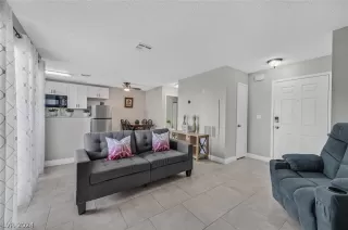 Photo #2: 2574372 Listing