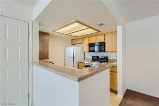 Photo #2: 2574379 Listing