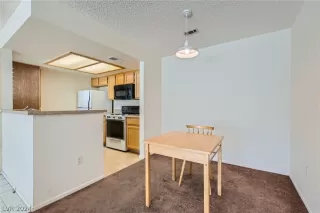 Photo #3: 2574379 Listing