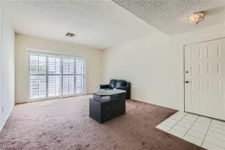 Photo #4: 2574379 Listing