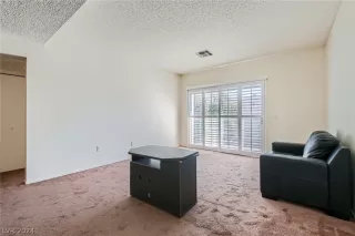 Photo #5: 2574379 Listing