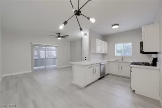 Photo #2: 2574432 Listing