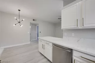 Photo #5: 2574432 Listing