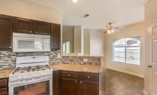 Photo #4: 2574441 Listing