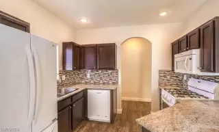Photo #5: 2574441 Listing