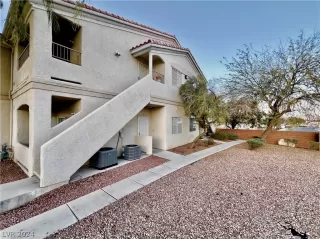 Photo #1: 2574444 Listing