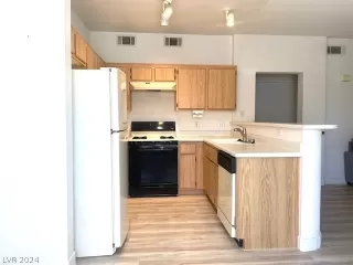 Photo #2: 2574444 Listing