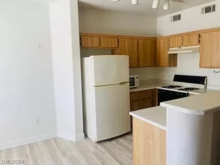 Photo #5: 2574444 Listing