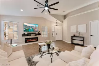 Photo #2: 2574445 Listing