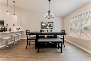 Photo #4: 2574445 Listing