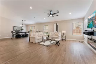 Photo #6: 2574445 Listing