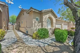 Photo #1: 2574454 Listing