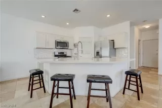 Photo #1: 2574473 Listing